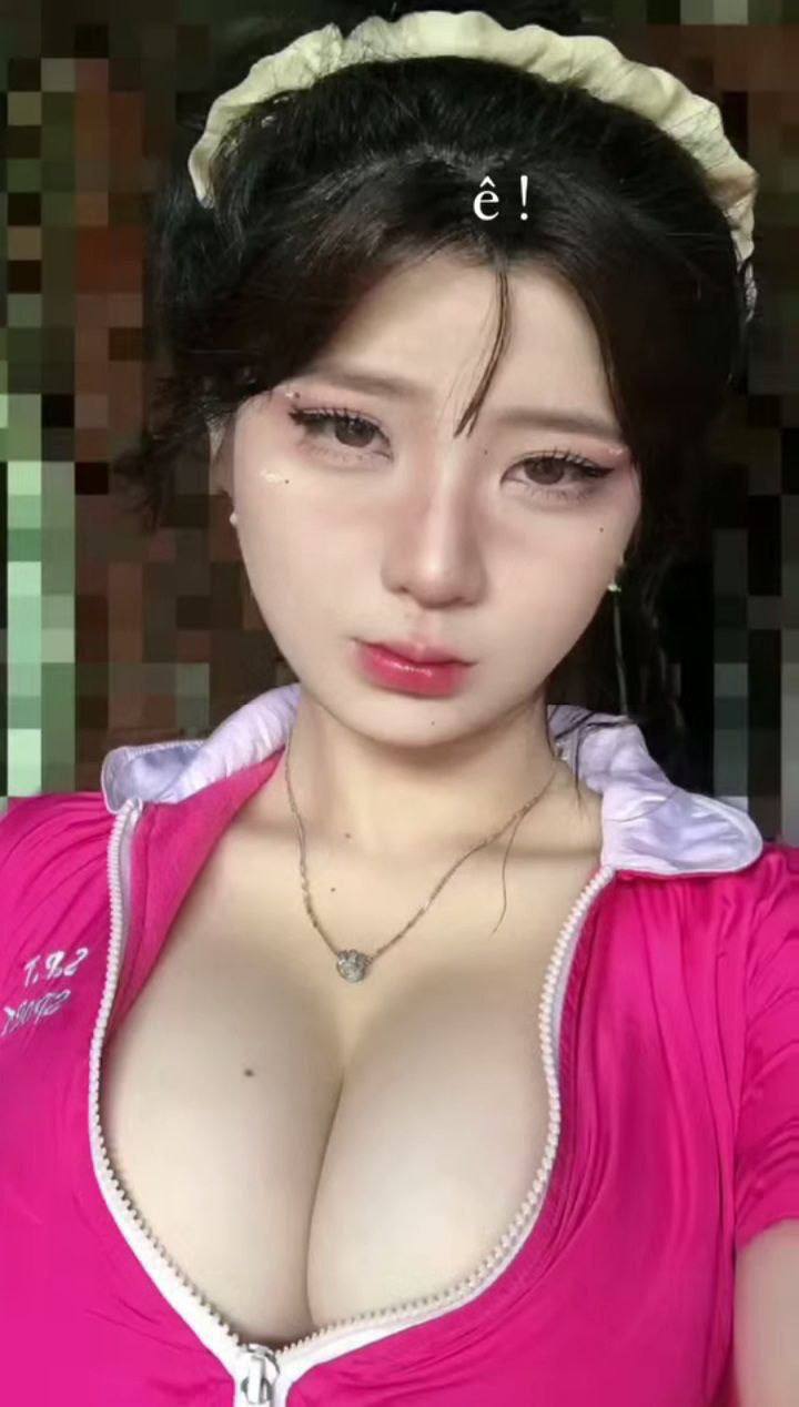 Rủ chị đồng nghiệp nứng lồn về nhà làm vài nháy